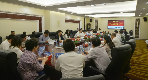 上海市市場(chǎng)監(jiān)管局黨組書(shū)記閻祖強(qiáng)一行調(diào)研“社區(qū)藥品安全智能化治理研究”課題推進(jìn)情況