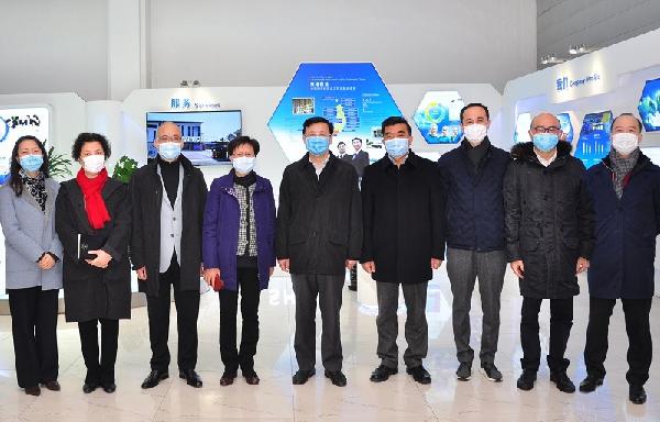 上海市委常委、常務(wù)副市長陳寅調(diào)研市抗疫醫(yī)療物資保障基地